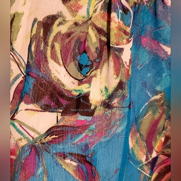 Tunic length sleeveless top with crochet & beading, and watercolor print size M. - Picture 5 of 8